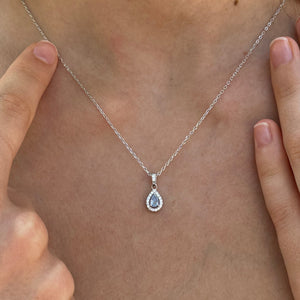 Gargantilla de plata en forma de lágrima con circonita color aguamarina