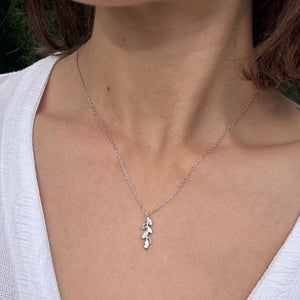 Gargantilla de plata con MINI colgante hojitas plata con circonitas hojas