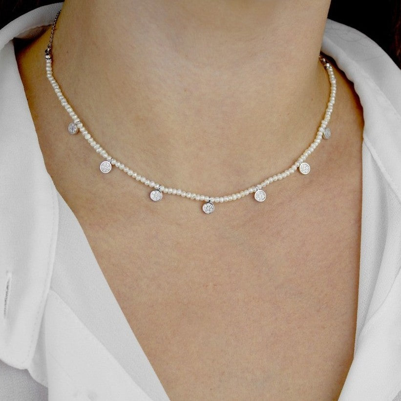 Gargantilla estilo choker de plata de ley con microengaste de circonitas chica