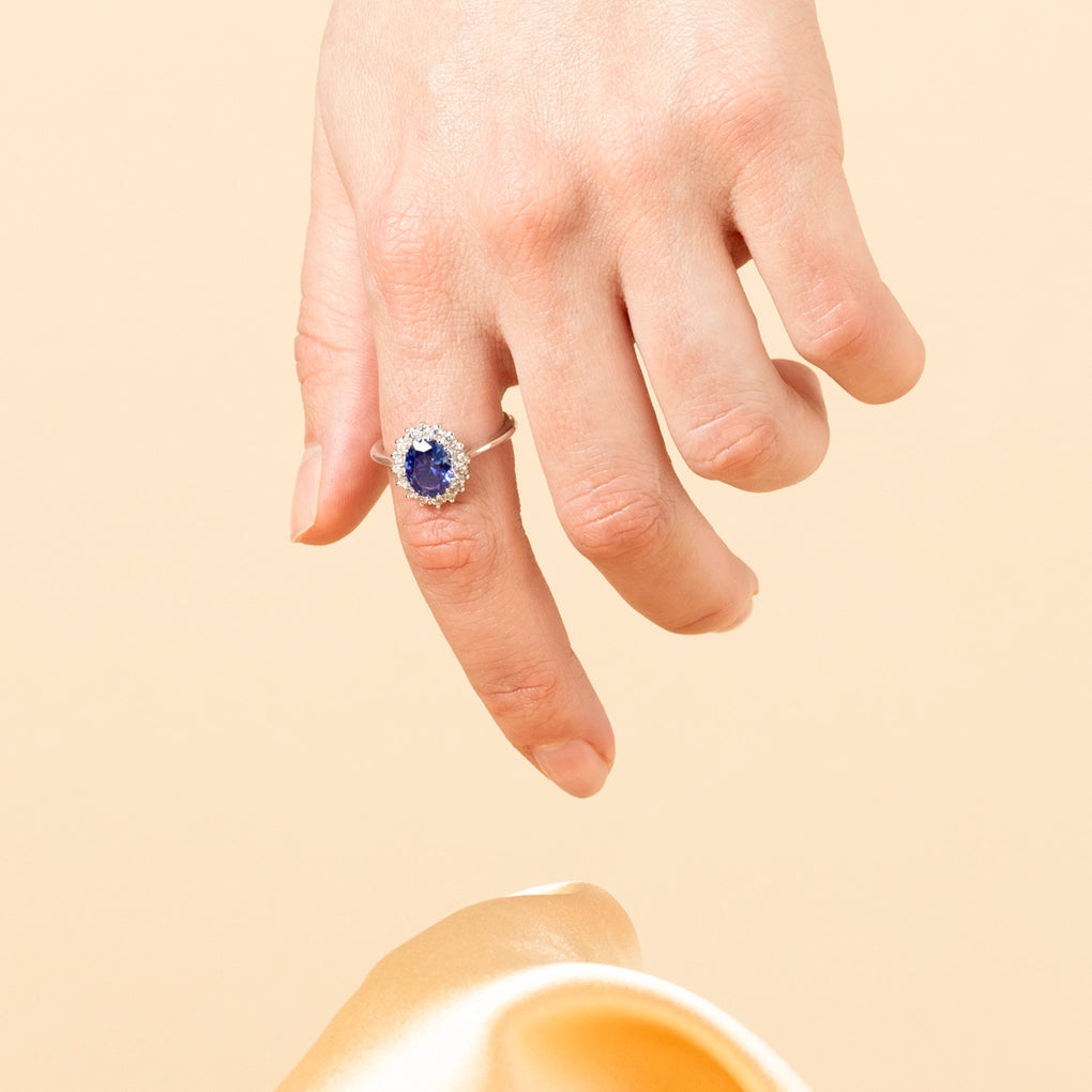 Anillo de plata de ley con rosetón grande de la colección Lotus Silver