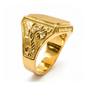Sello macizo de oro 18k cuadrado con cerco tallado: vista lateral del brazo y los hombros