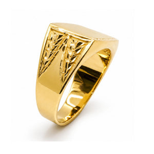 Sello macizo oro 18k rectangular tallado: vista lateral del brazo y los hombros