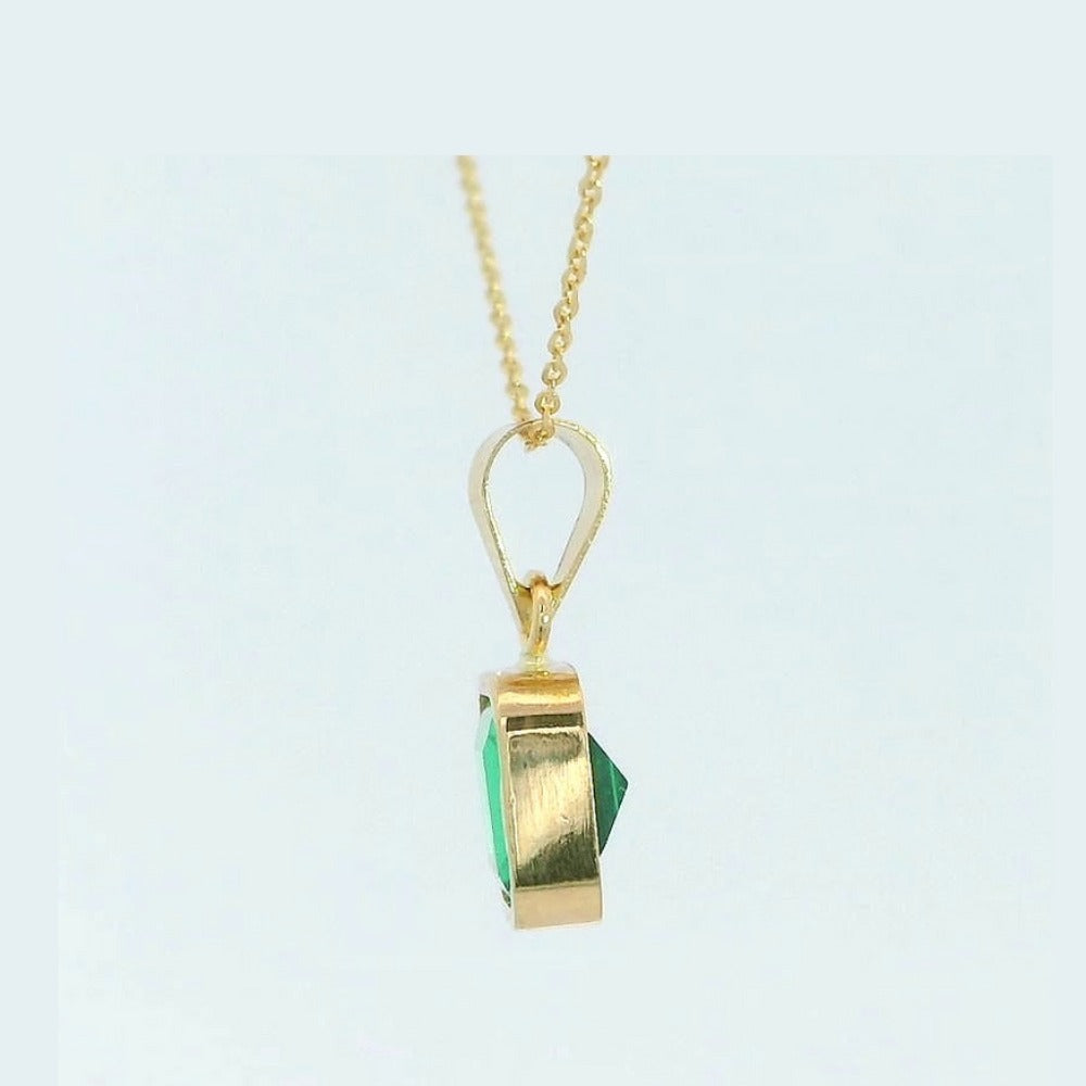 Colgante oro 9k nano esmeralda cuadrado