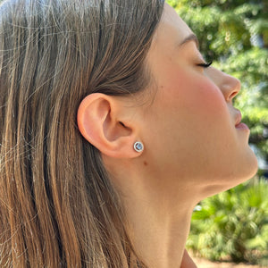 Pendientes de plata de ley 925 con circonita redonda color aguamarina orlada de circonitas blancas