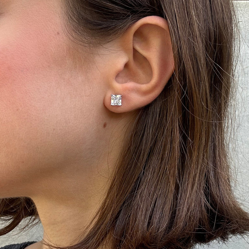 Pendientes de plata con circonita cuadrada de 6mm montada en garras para hombre o mujer chica