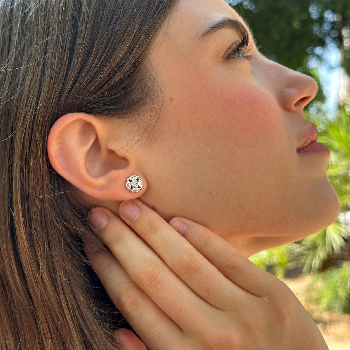 Pendientes de plata de ley 925 de la línea Elegance con rosetón orlado de circonitas