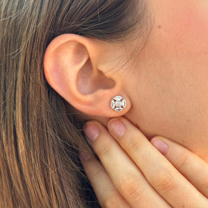 Pendientes de plata de ley 925 de la línea Elegance con rosetón orlado de circonitas