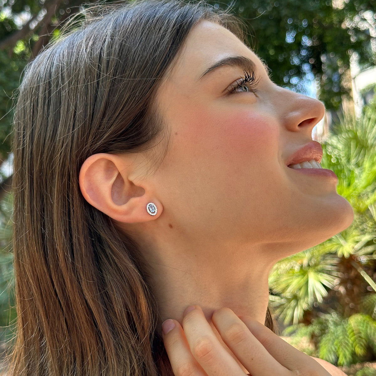 Pendientes de plata de ley 925 con circonita oval color aguamarina y orla de circonitas