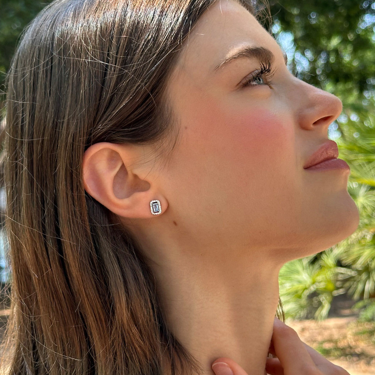 Pendientes de plata de ley 925 con circonita rectangular color aguamarina orlada de blancas