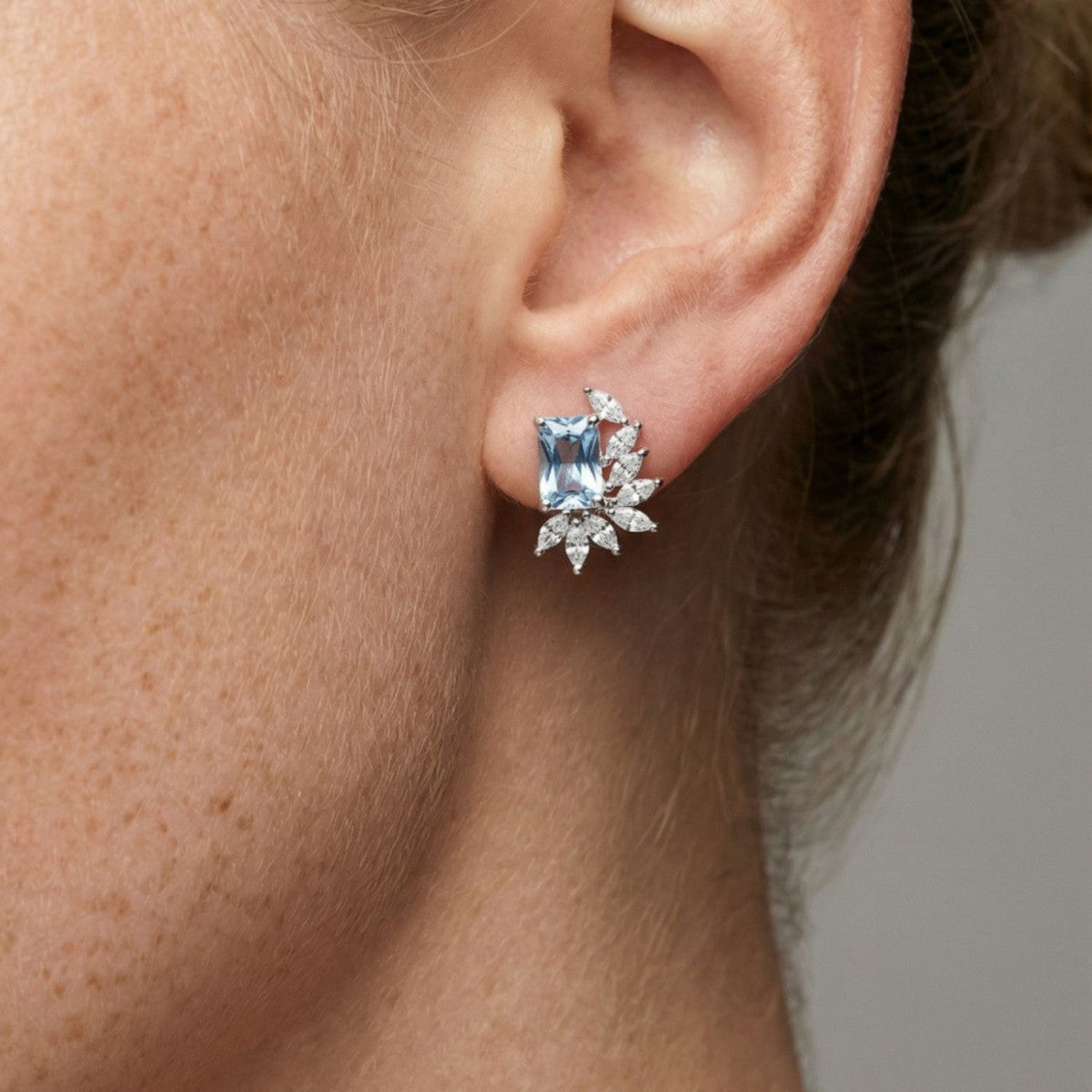 Pendientes de plata de ley 925 modelo Imperial con circonitas color aguamarina
