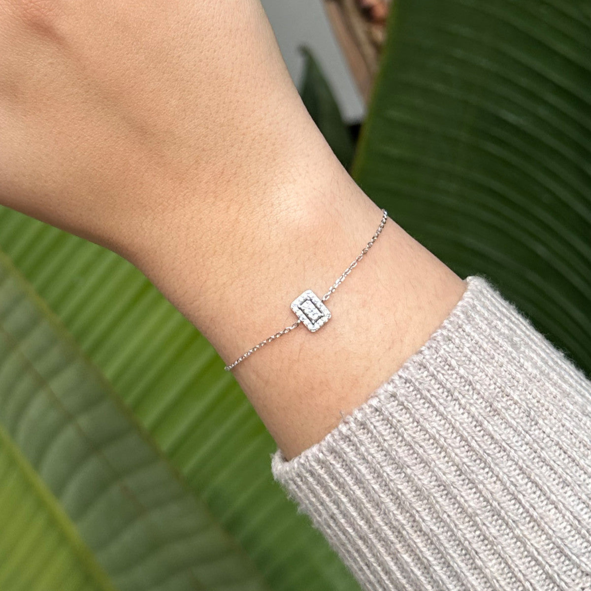 Pulsera de plata de ley 925 con circonita cuadrada orlada de circonitas blancas