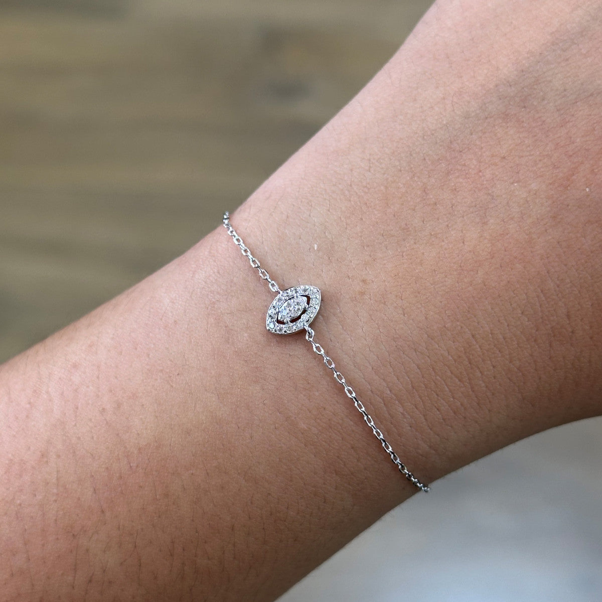 Pulsera de plata de ley 925 con circonita talla navette orlada de circonitas