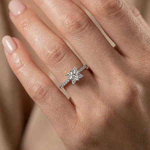 Anillo de plata de ley 925 con estrella de circonitas de 7 mm