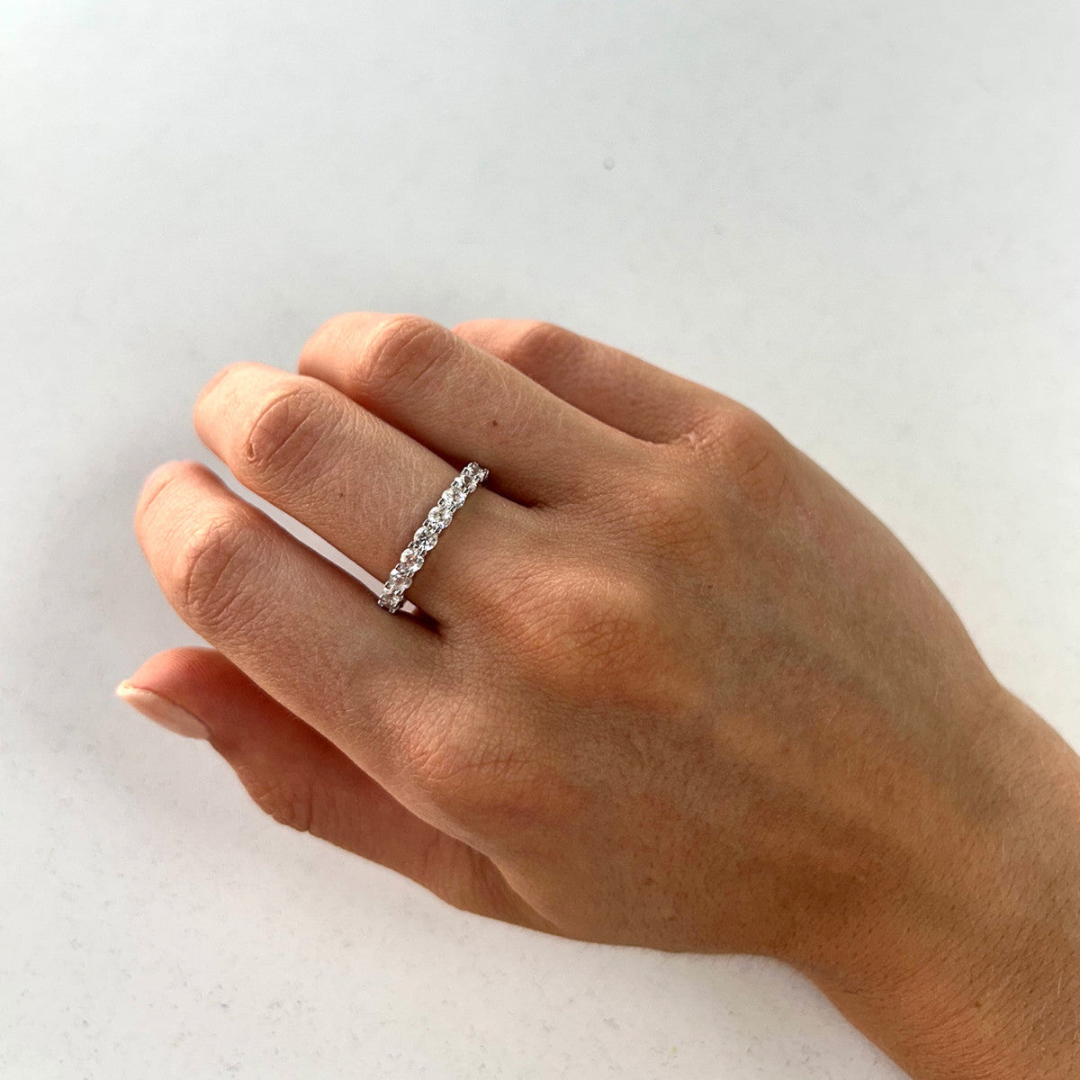 Alianza eternity de plata de ley 925 de 3,10 mm con circonitas engastadas en garras