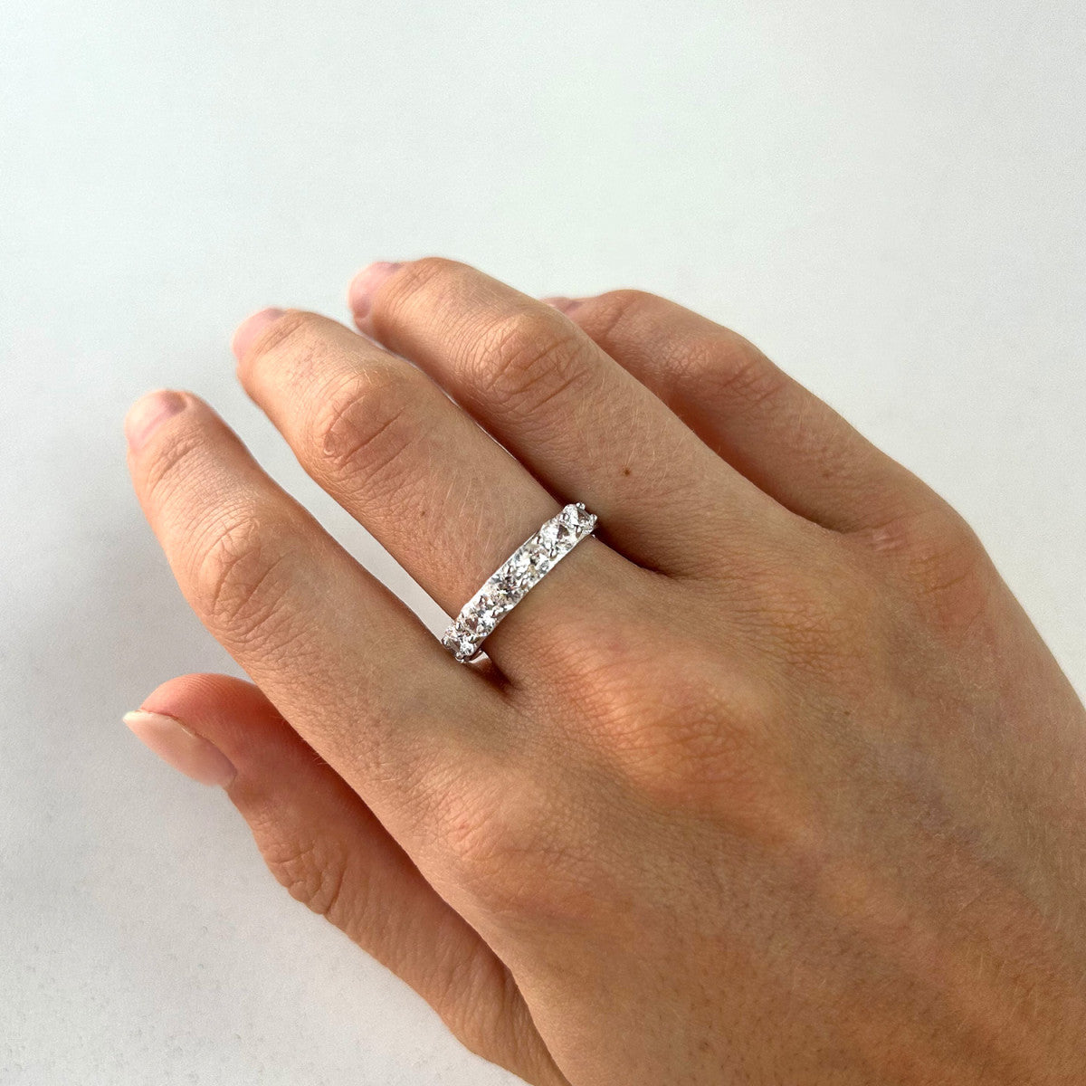 Alianza eternity de plata de ley 925 de 4,20 mm con circonitas grandes