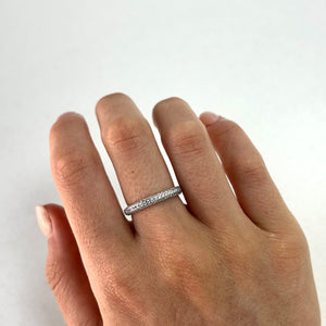 Anillo de plata de ley 925 modelo Lux con circonitas engastadas