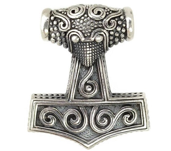 Colgante de plata de ley 925 con runas vikingas que representa el martillo de Thor