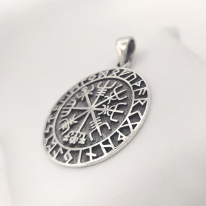 Colgante para chico de plata brújula vikinga lateral