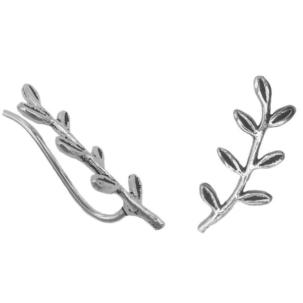 Pendientes de plata trepadores pequeños hojas, tienen un tamaño de 16 mm.