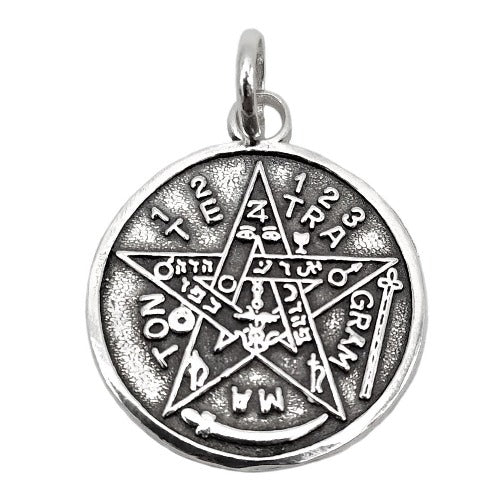 Colgante tetragramatón de plata de ley, mide 23 mm.