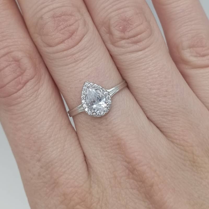 Anillo oro blanco lágrima - Main Image